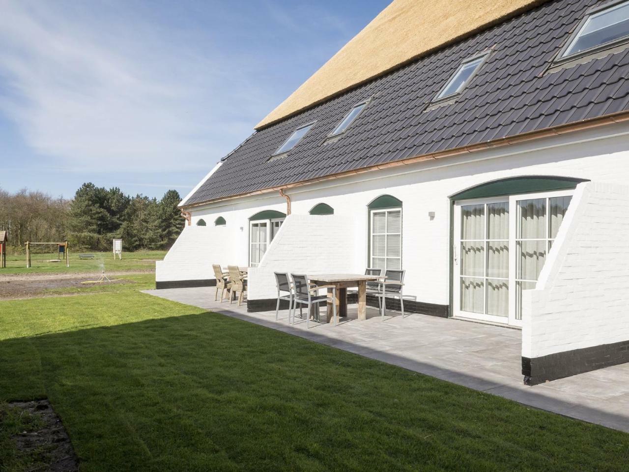 Spacious Farmhouse In De Cocksdorp With Private Terrace Exteriér fotografie