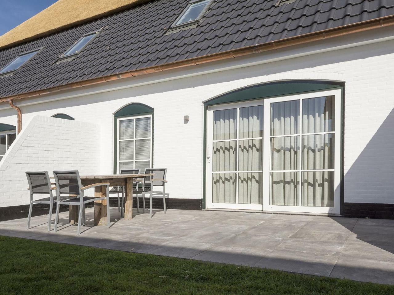 Spacious Farmhouse In De Cocksdorp With Private Terrace Exteriér fotografie